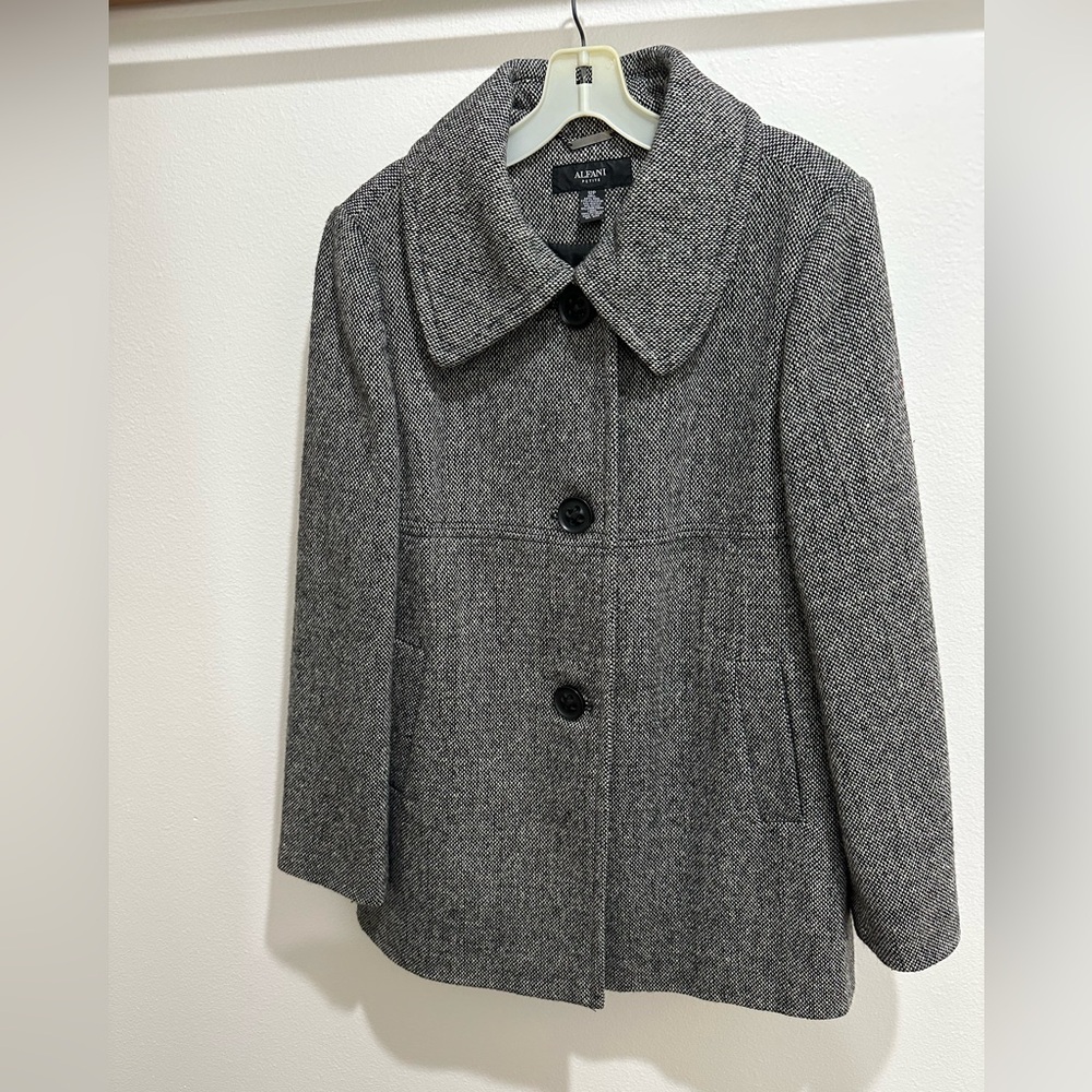 Alfani 3/4 length coat, size 12P black tweed, front pockets, back vent, ex cond